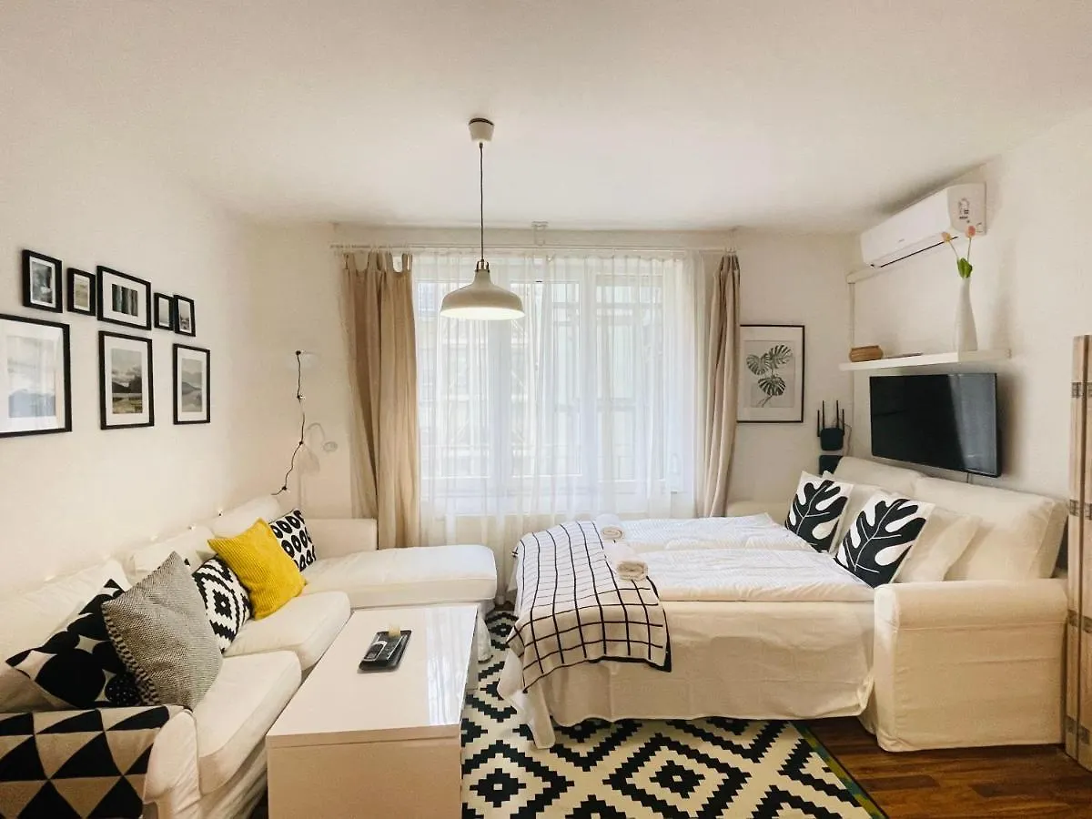 Peony Szekely Mihaly Apartment - Free Garage Budapest Hungary